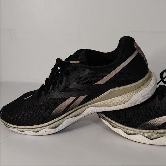 Reebok Shoes - Picture 7 of 9